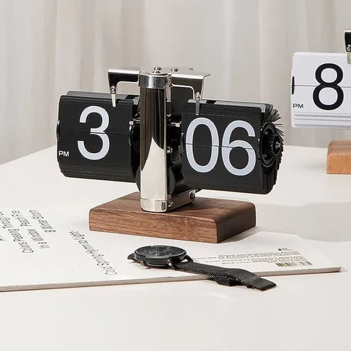 Vintage Flip Desk Mechanical Retro Flip Clock - Perfect For Personal Use